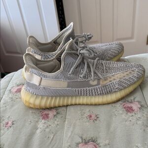 adidas Yeezy Boost 350 V2